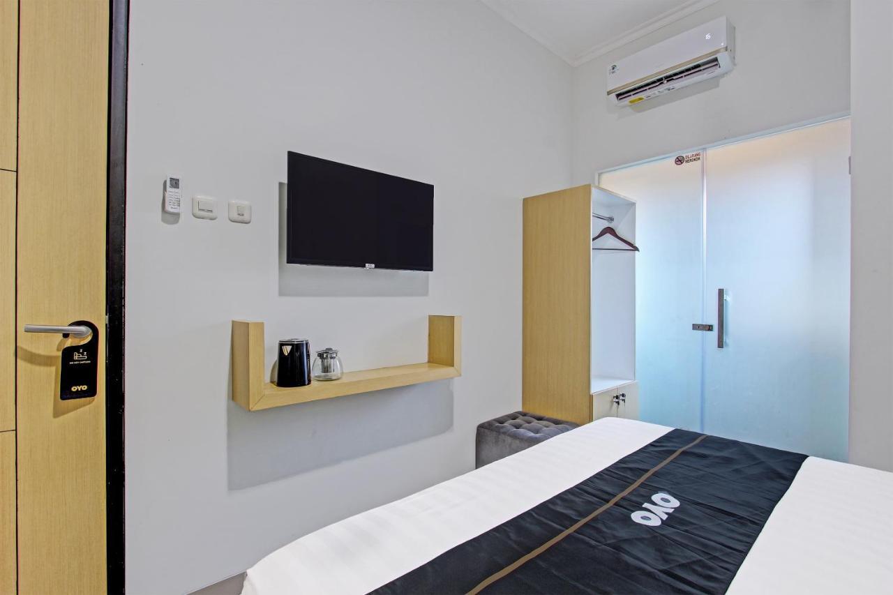 Capital O 91377 Mk Prime Syariah Hotel Semarang
